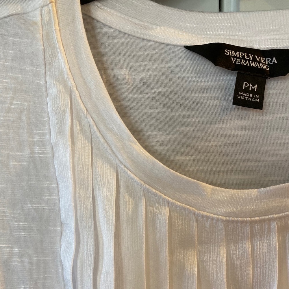 Simply Vera Vera Wang White Pintuck Flowy Tank Top Size MP - Picture 2 of 7